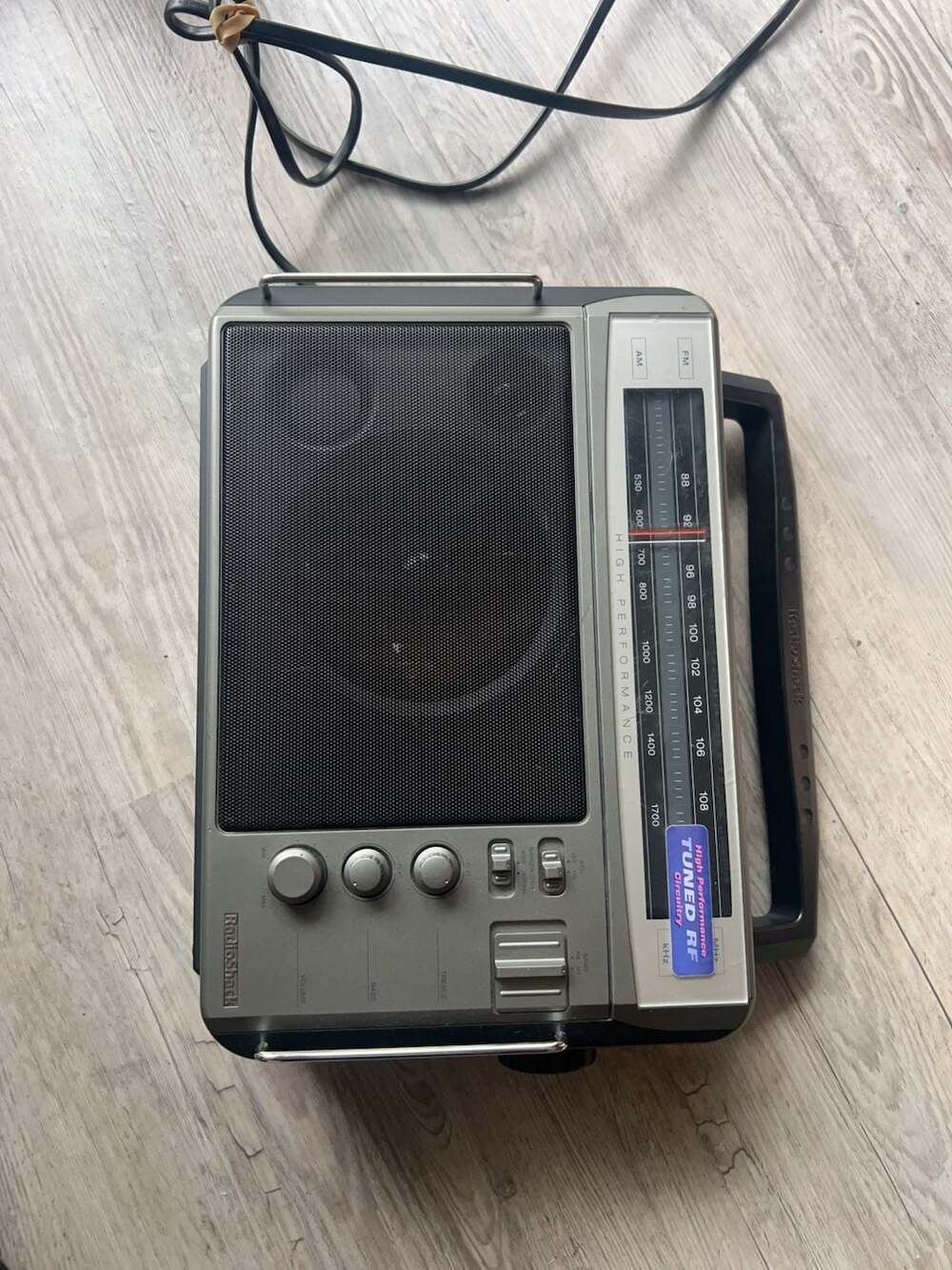RadioShack 12-903 Portable AM/FM High Performance Radio